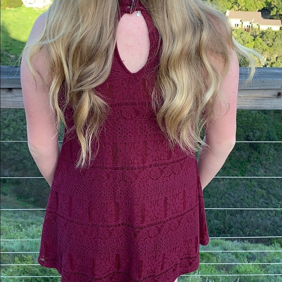 Beautiful Red Dress w/ Keyhole Back - Picture 3 of 3